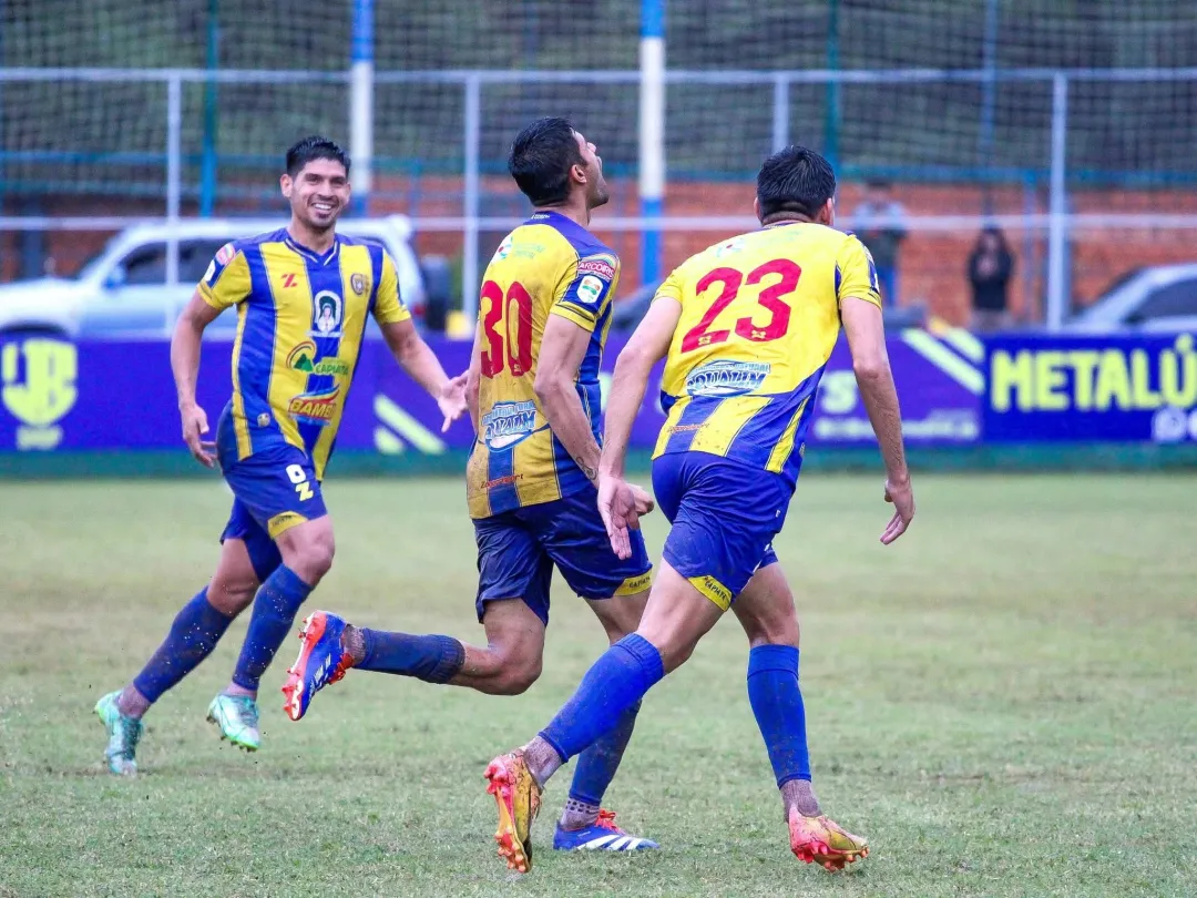 Capiatá gana y se coloca a un punto del líder