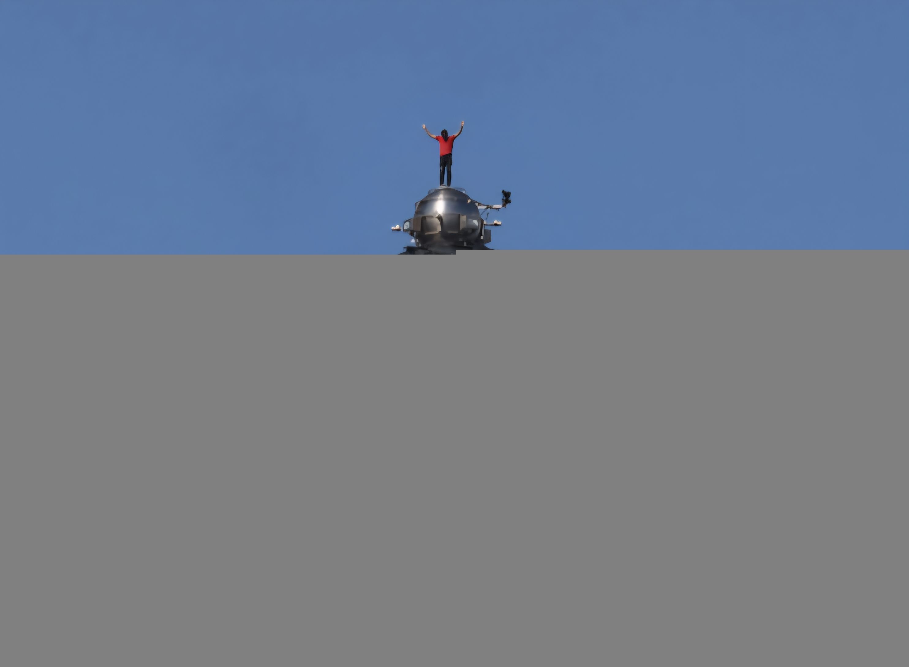 Joven asombra al mundo escalando el Taipei 101 sin ninguna medida de seguridad